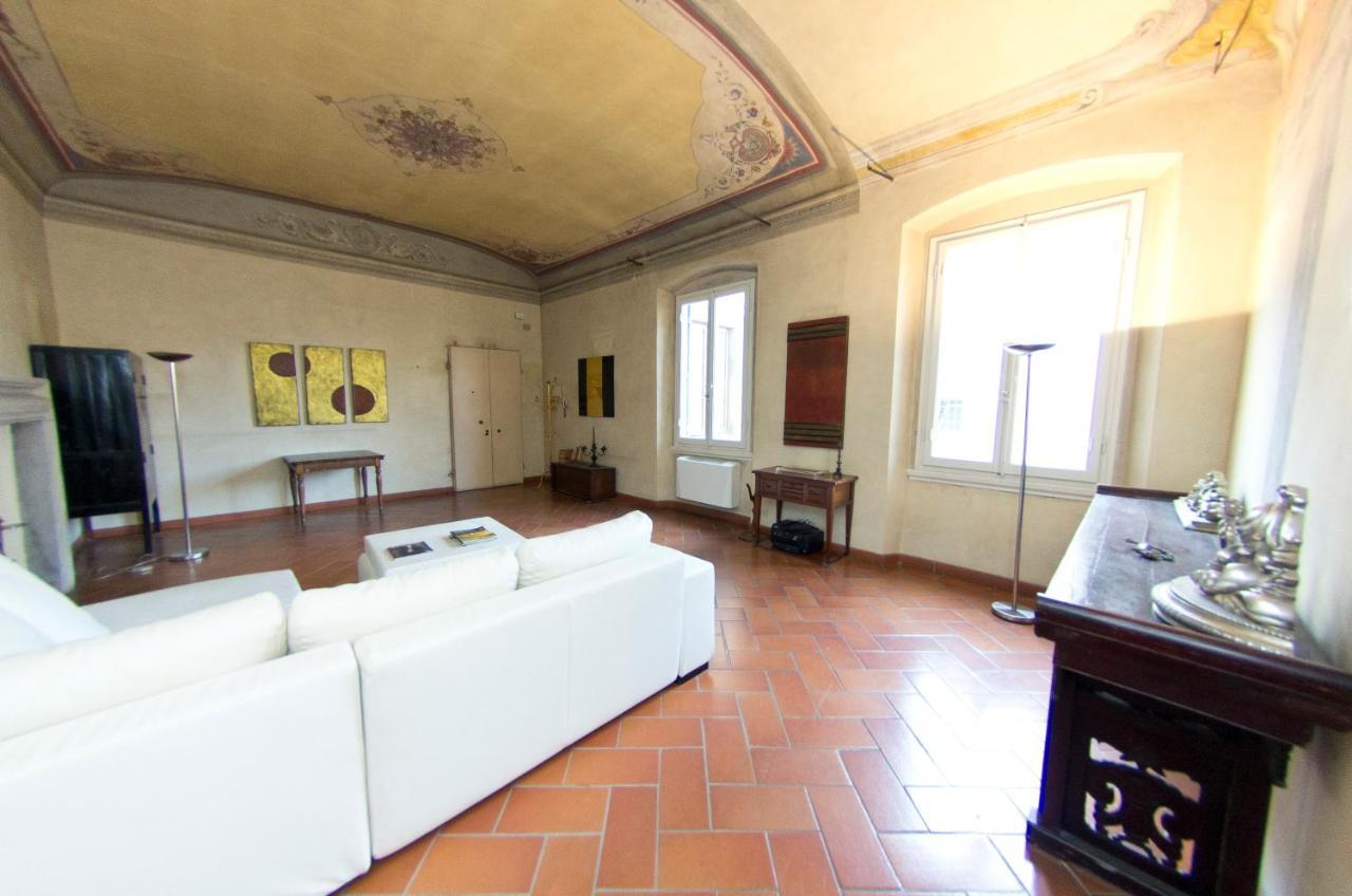 Traviata Appartamento Storico - Palazzo Tolomei Florenz Exterior foto